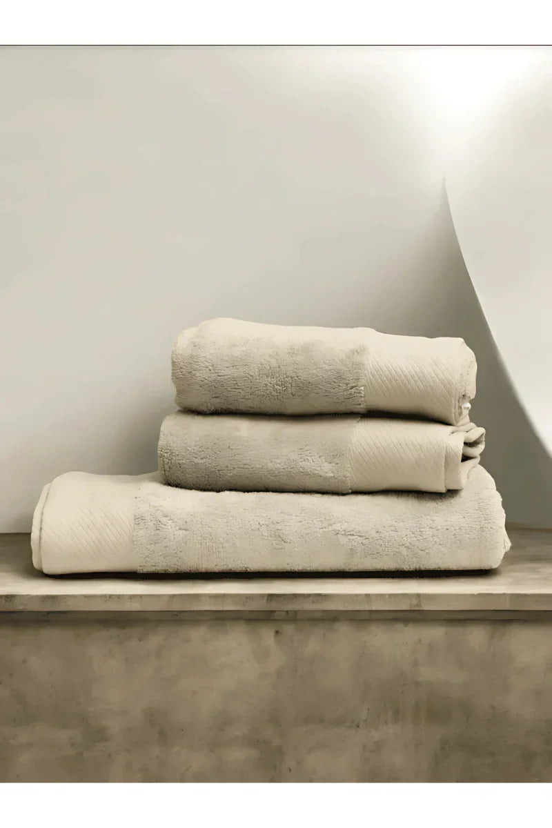 Luxury Towels Set – Pack of 3 | Durable & Stylish (Off-White)