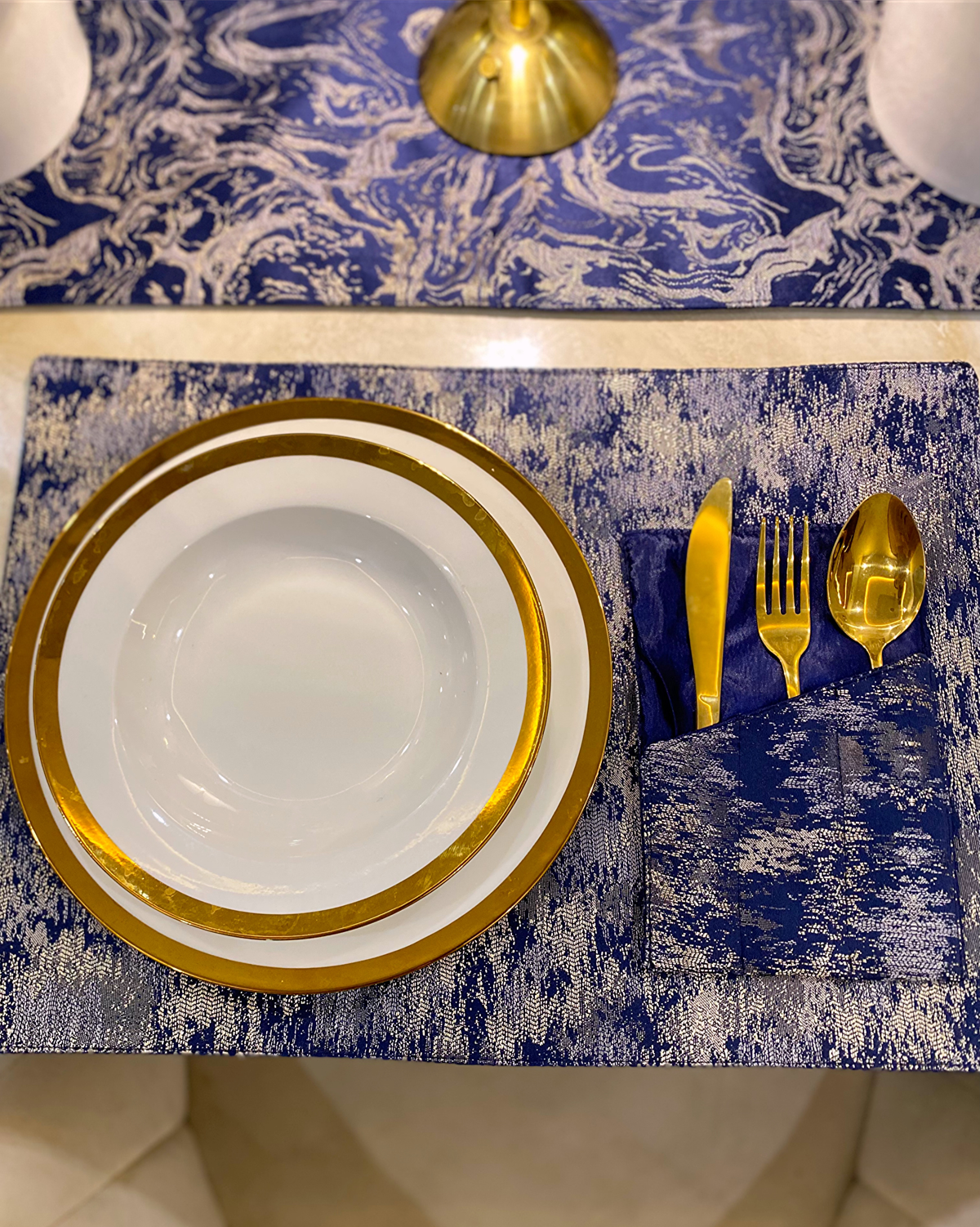 Dark Blue Mats Dining Table Set