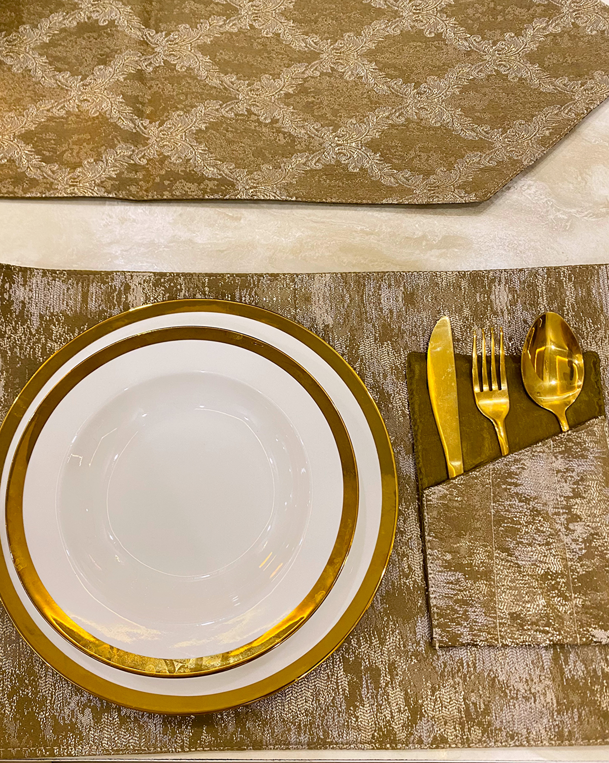 Brown Mats Dining Table Set