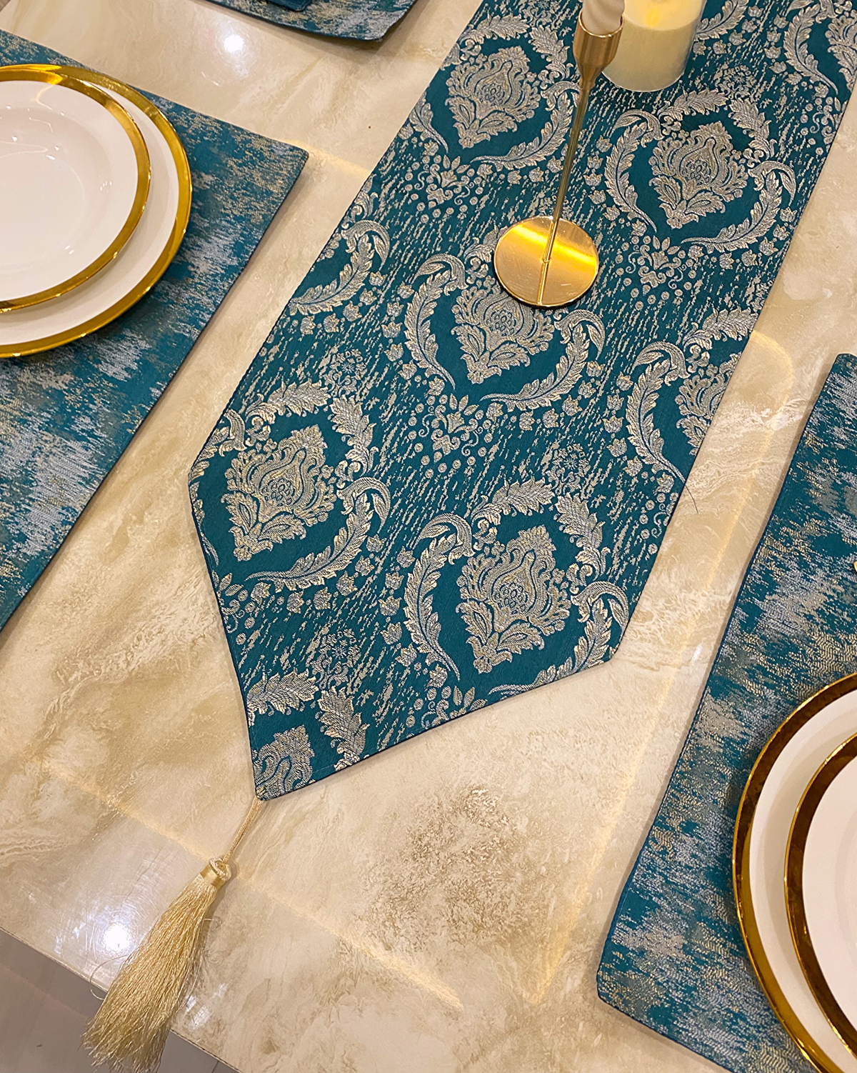Teal Mats Dining Table Set