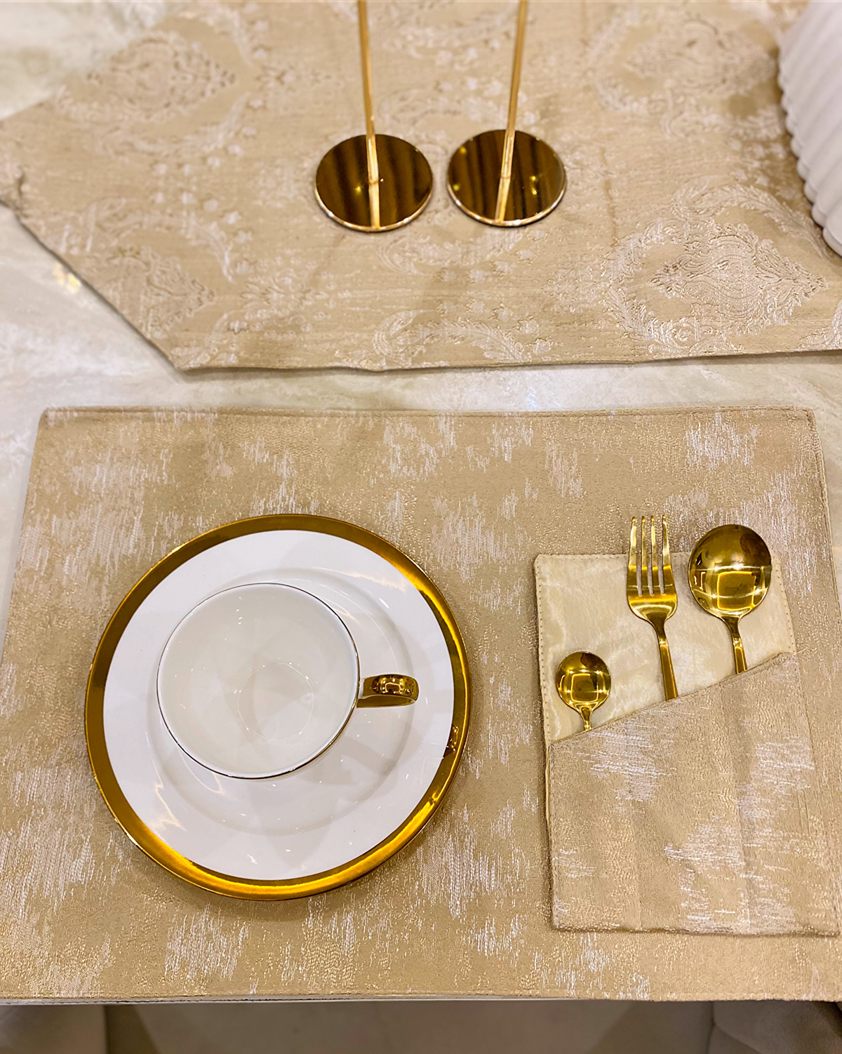 Light Brown Mats Dining Table Set